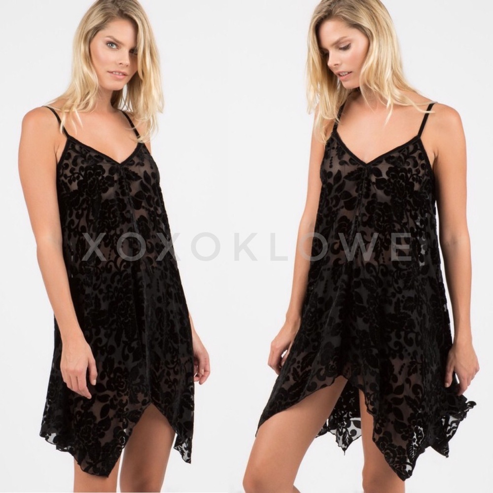 POL Black Velvet Floral Burnout Tunic Top Dress - Picture 5 of 9